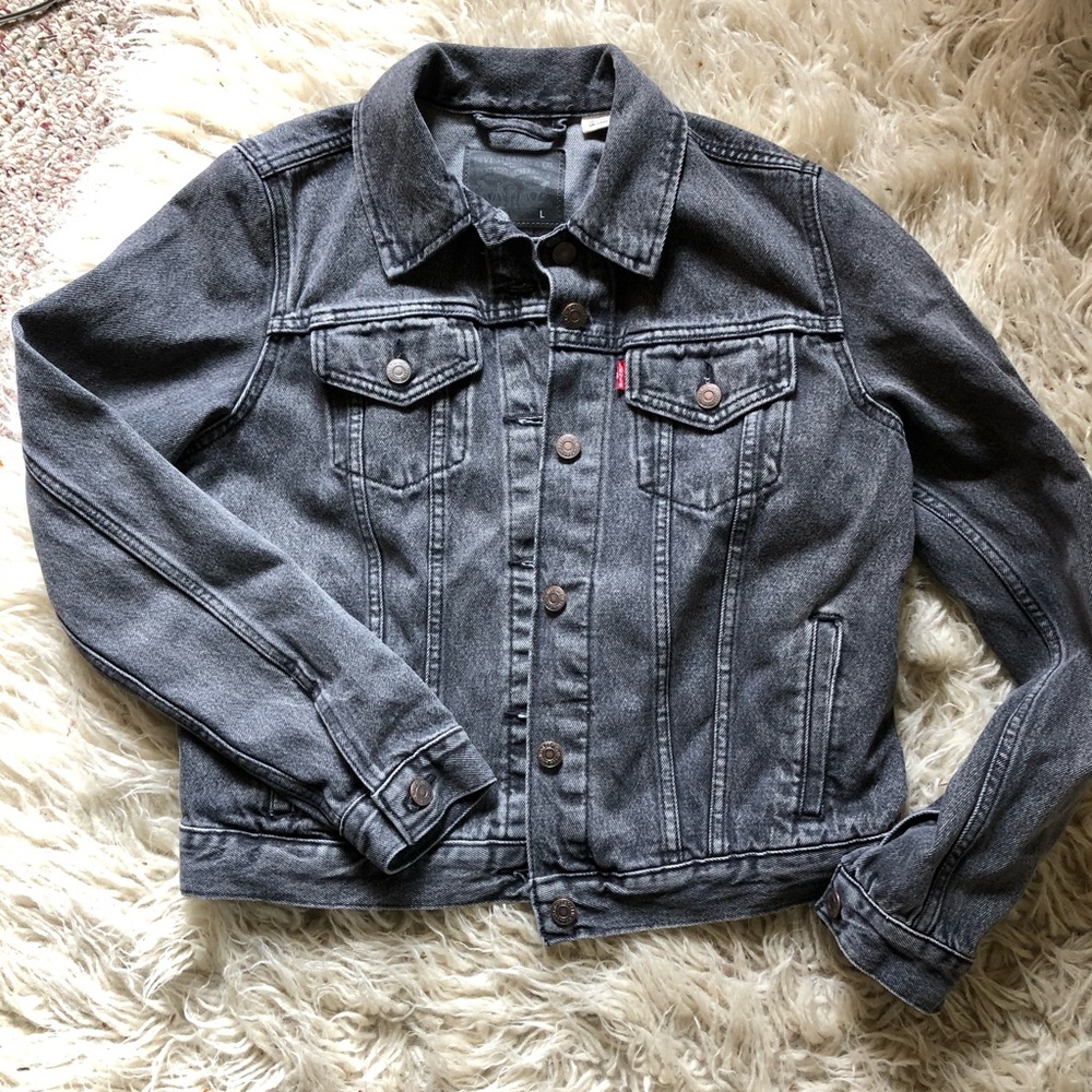 Levi’s black denim jacket